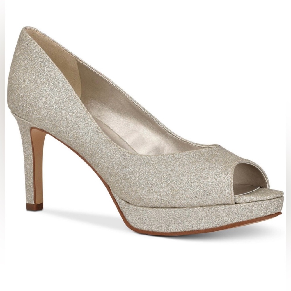 Bandolino Brayden Platform Pumps ~ Excellent Condition